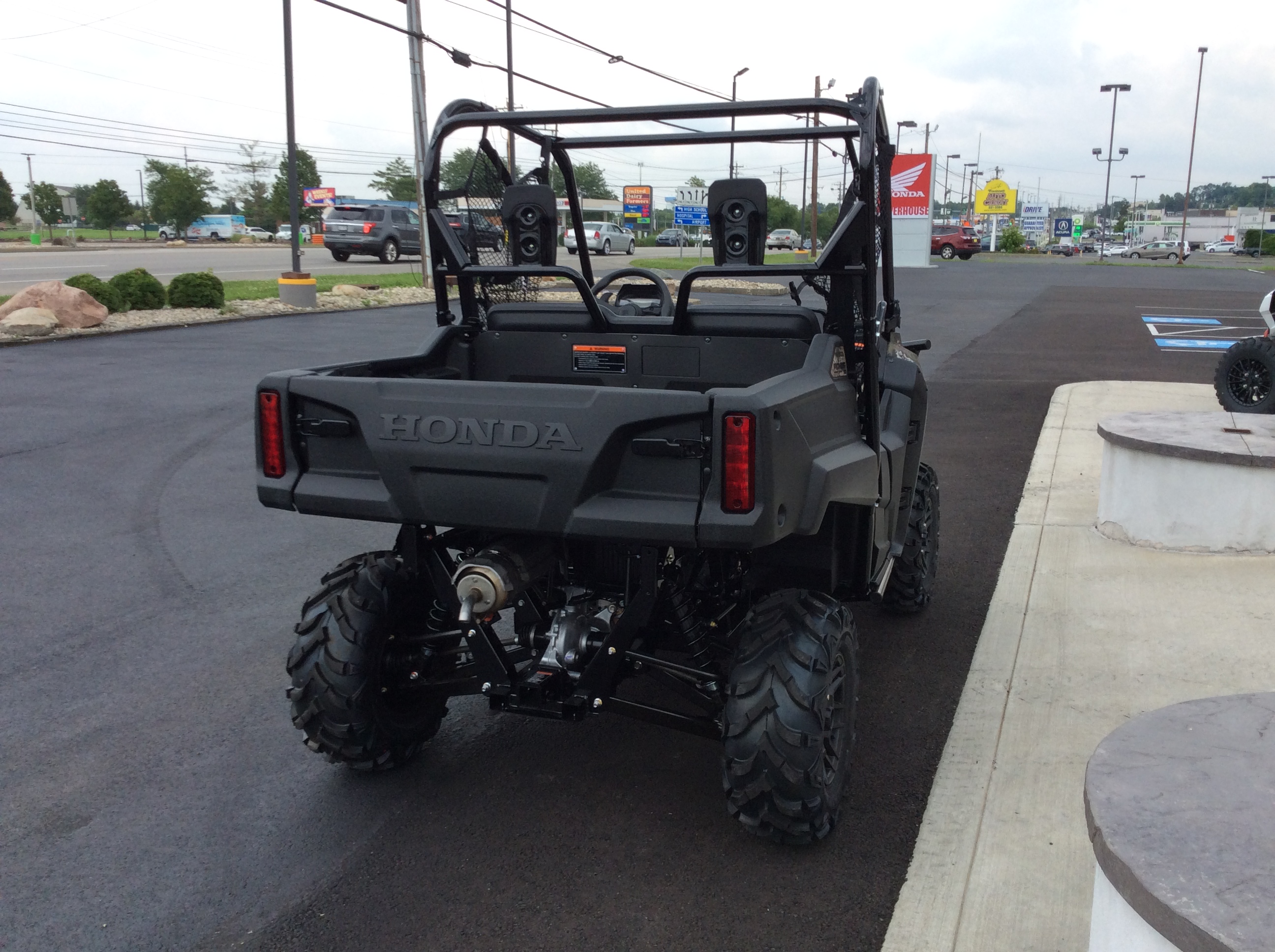 2025 Honda PIONEER 700 FOREST - Photo 2